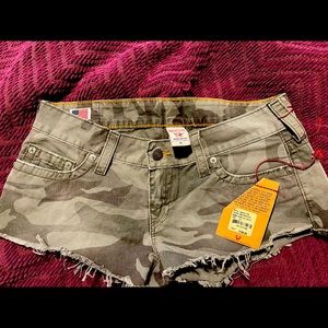 Camouflage Cut off shorts